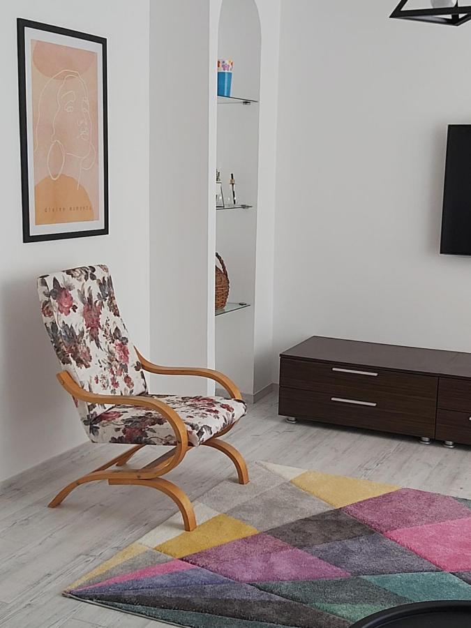 Chic Apartament Deva Dış mekan fotoğraf